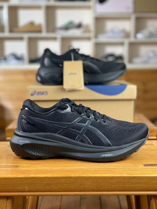 asics slip resistant shoes